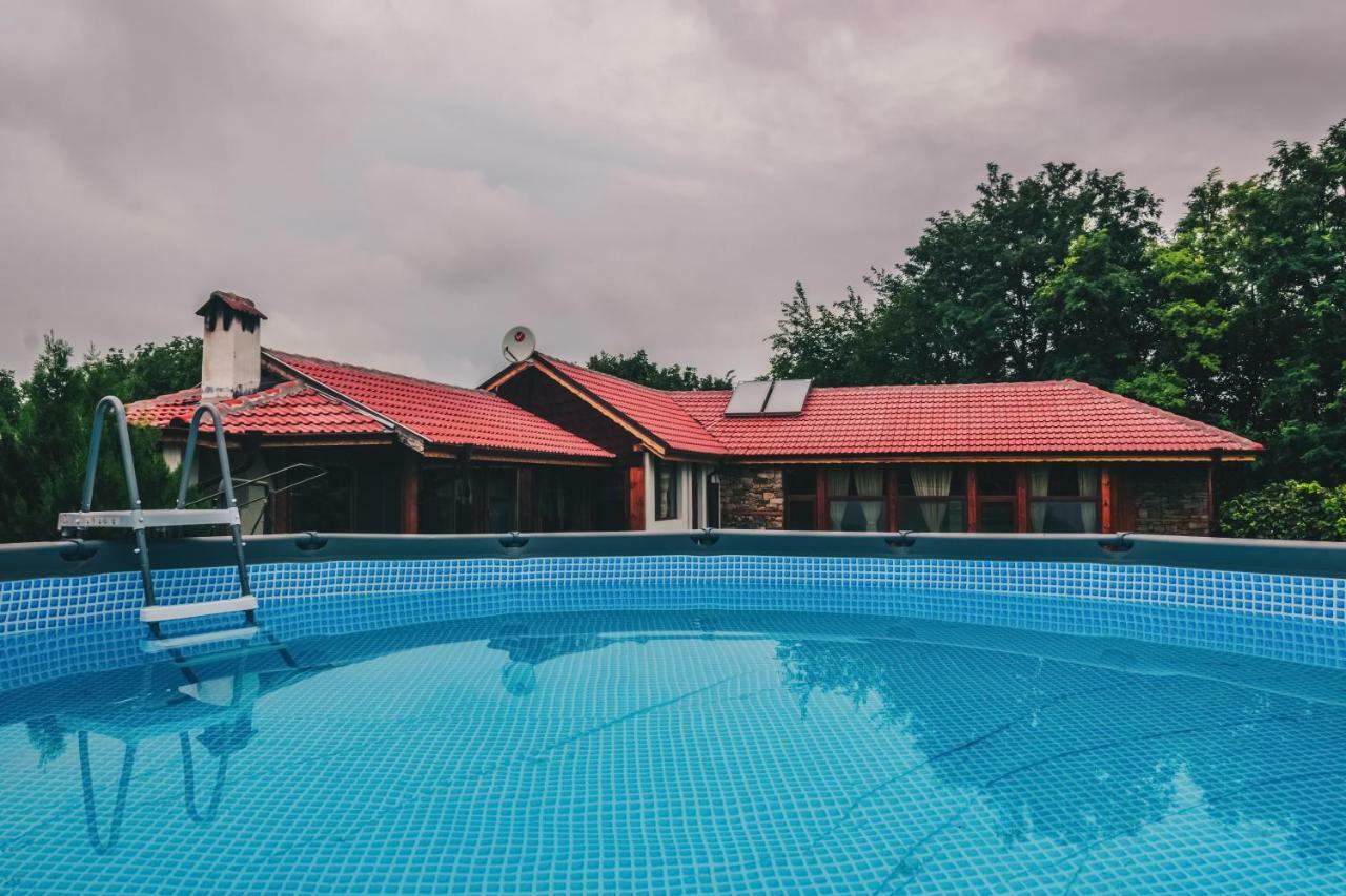Завоя Hotel Krushuna Exterior photo